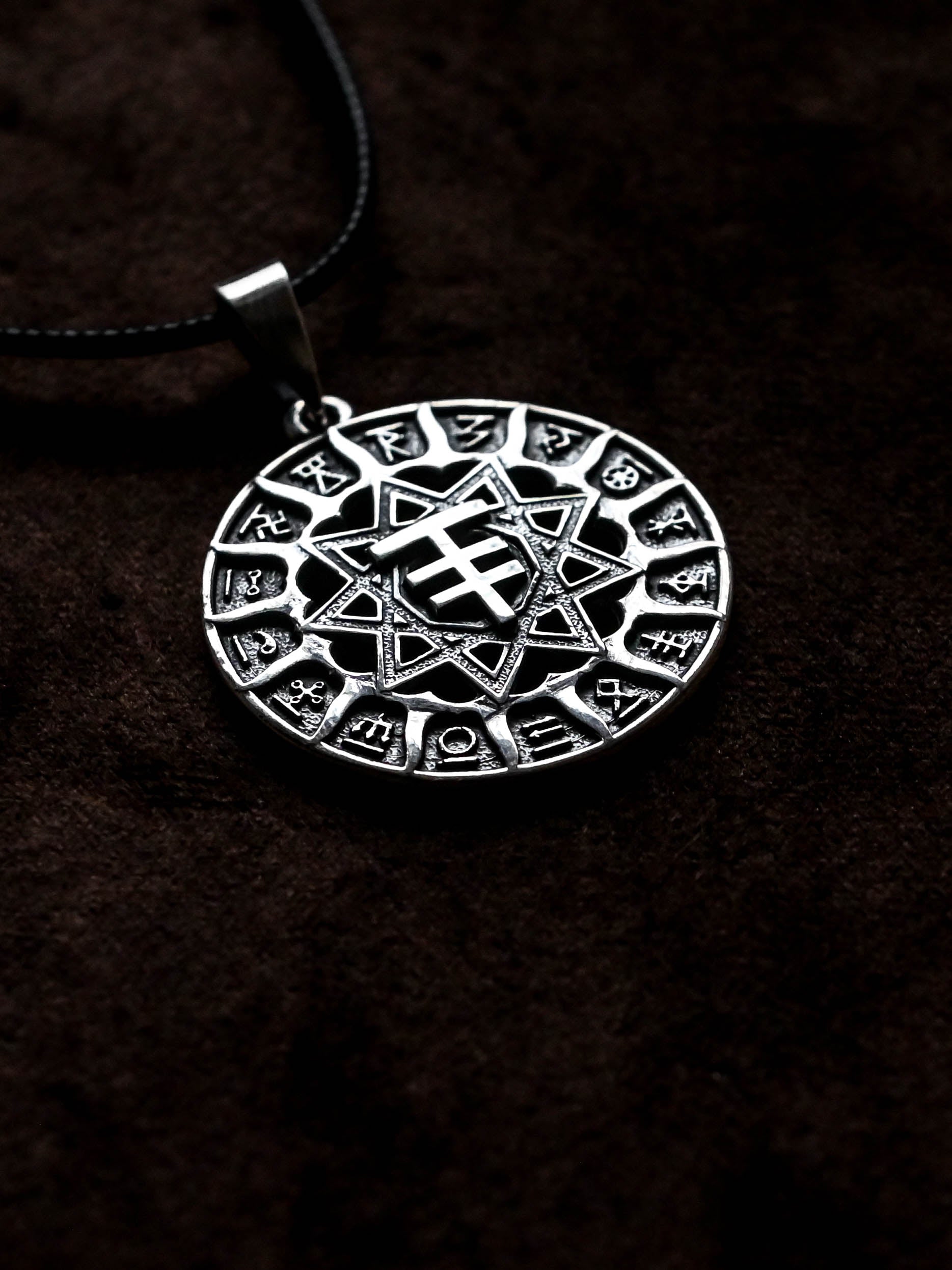 Slavic Chertog Lisa (Fox) Amulet, Sterling Silver 925 — Svarog Circle Zodiac Pendant