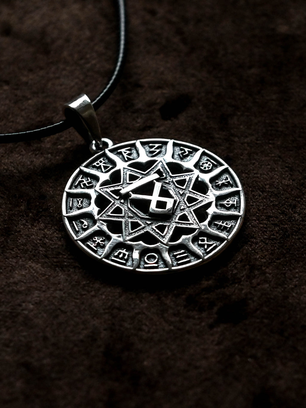 Slavic Chertog Volk (Wolf) Amulet, Sterling Silver 925 — Svarog Circle Zodiac Pendant