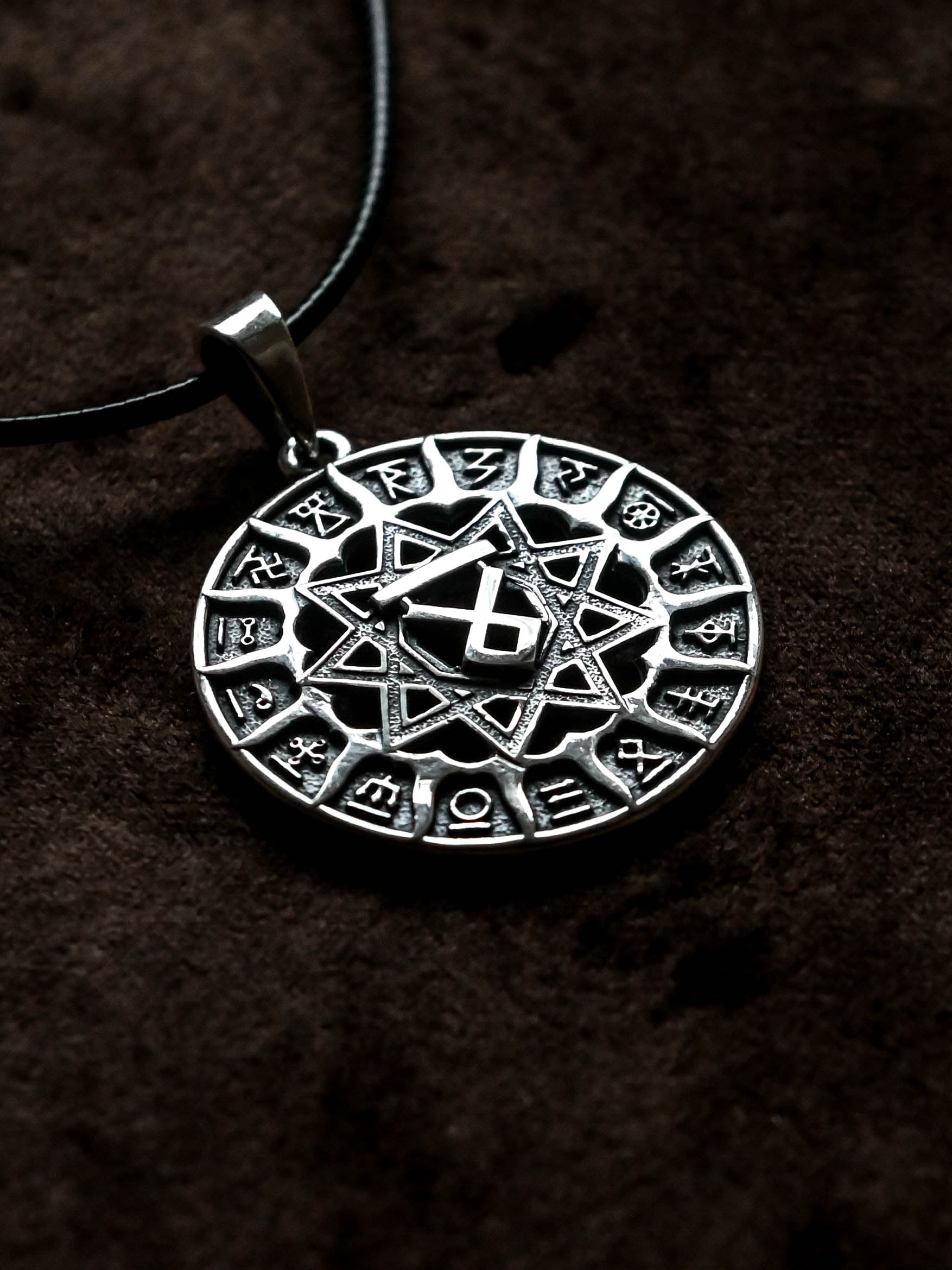 Slavic Chertog Volk (Wolf) Amulet, Sterling Silver 925 — Svarog Circle Zodiac Pendant