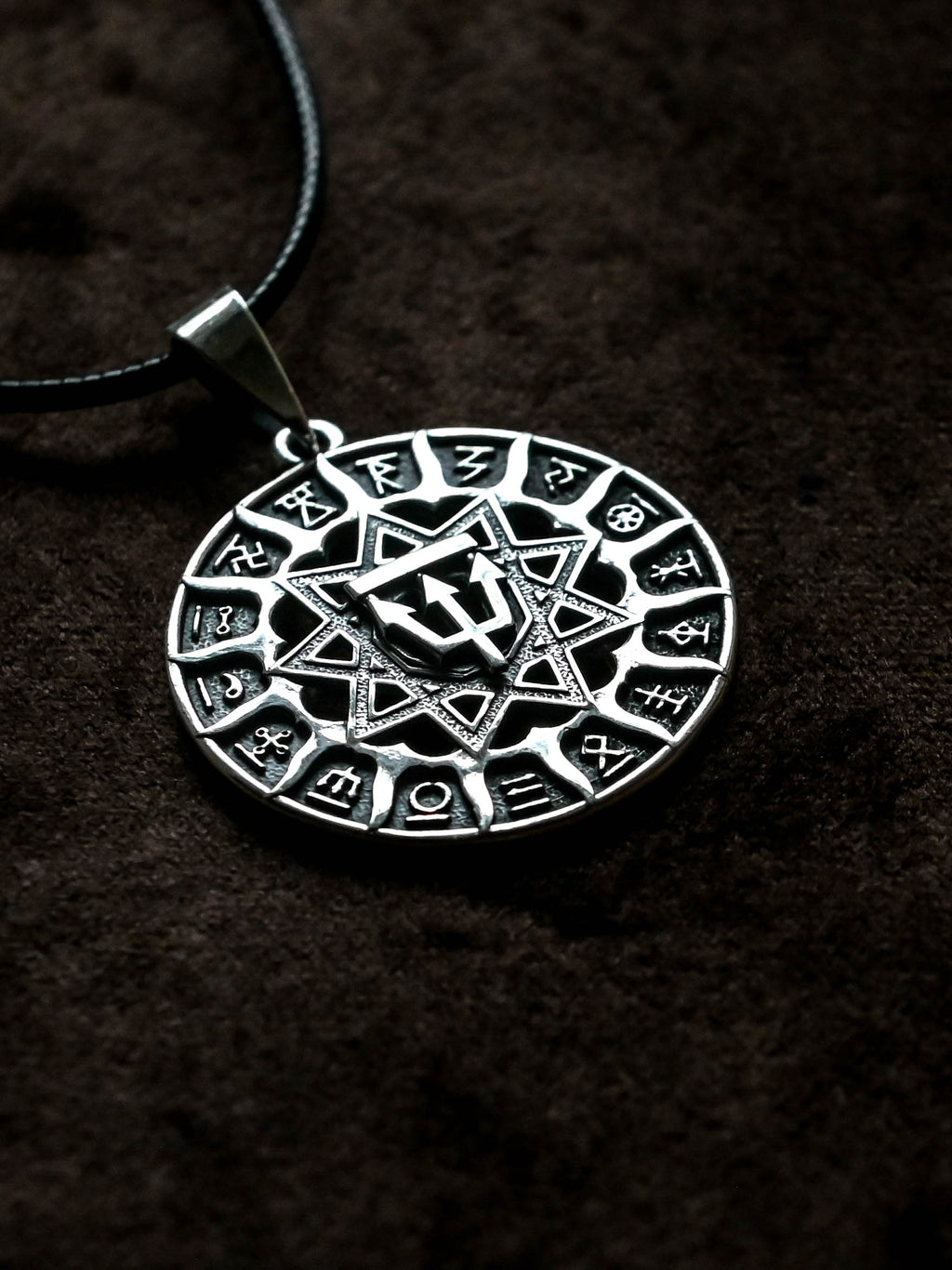 Slavic Chertog Voron (Raven) Amulet, Sterling Silver 925 — Svarog Circle Zodiac Pendant
