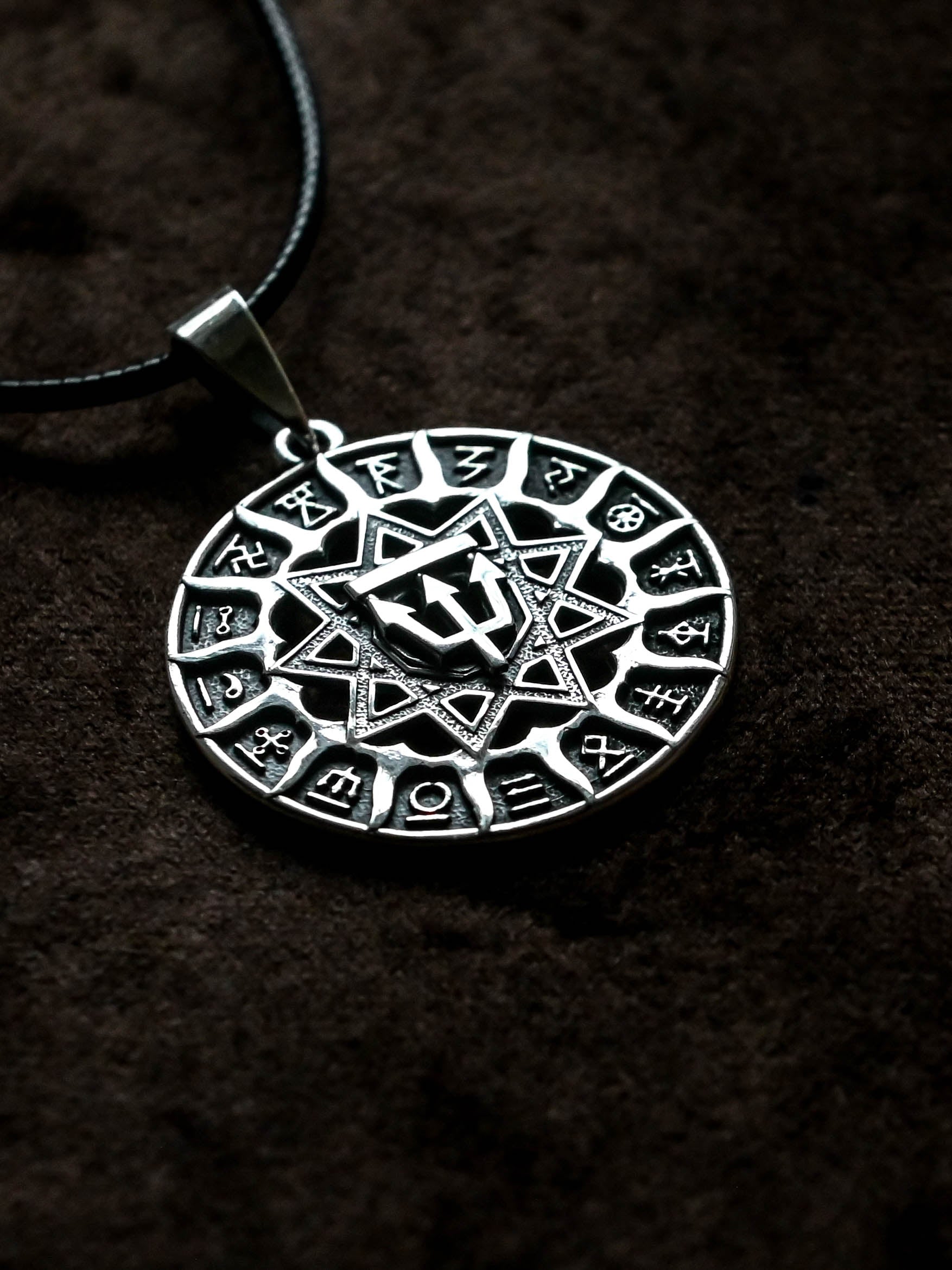 Slavic Chertog Voron (Raven) Amulet, Sterling Silver 925 — Svarog Circle Zodiac Pendant