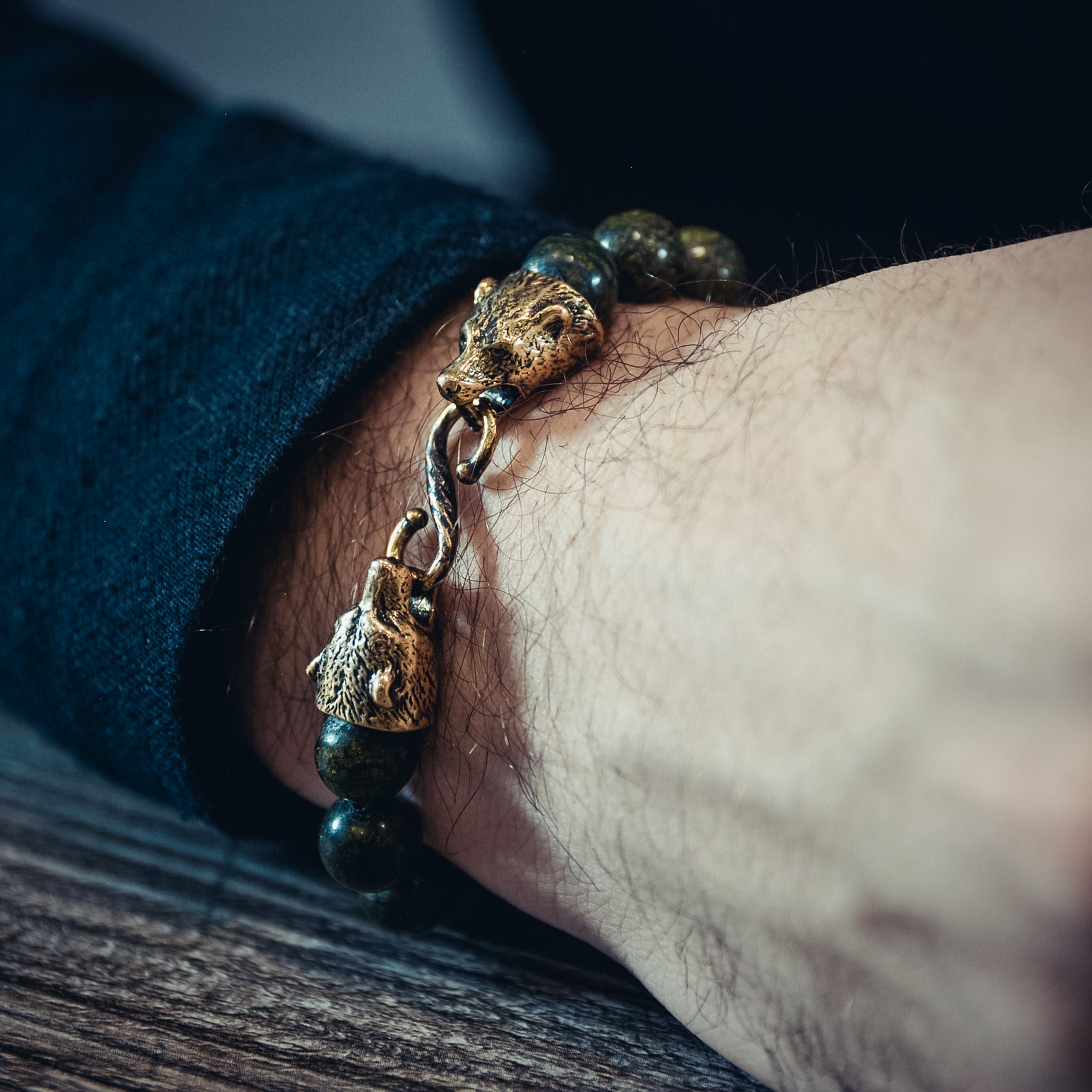 Serpentine Bracelet with Bears Clasp