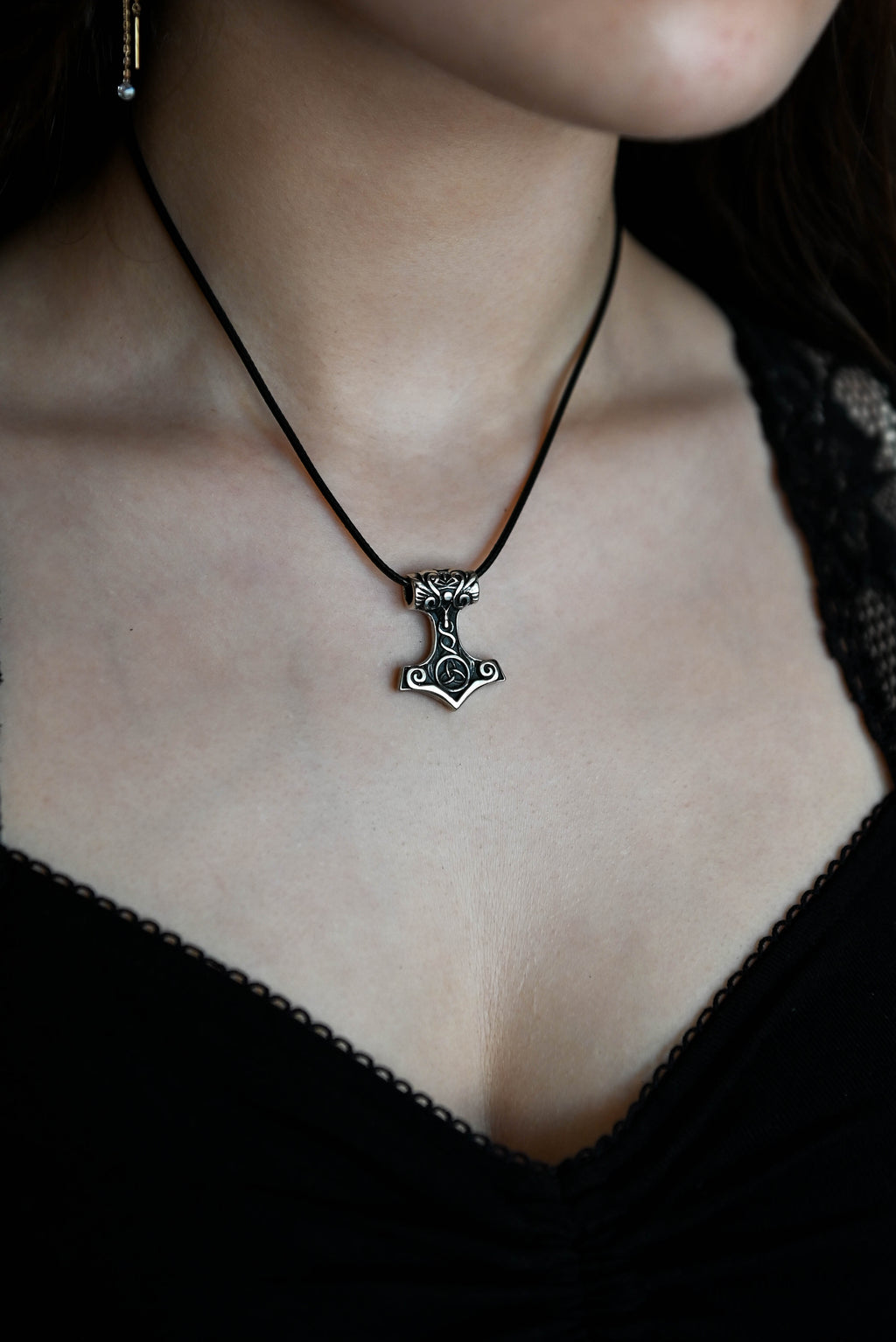 Thor's Hammer with Celtic Knot, Sterling Silver 925 — Viking & Celtic Symbol Pendant