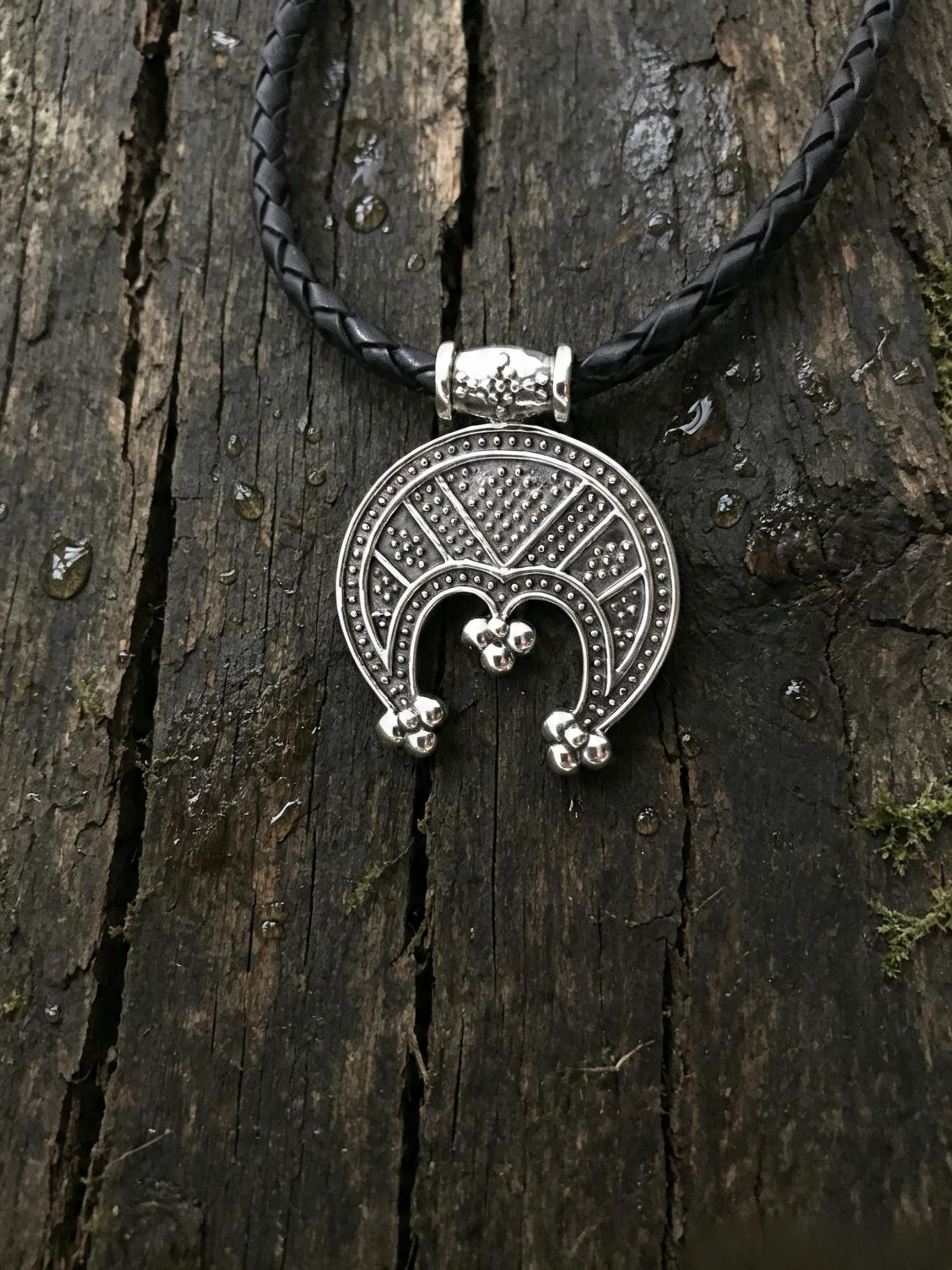 Lunnitsa with Dots Amulet, Sterling Silver 925 — Slavic Symbol Pendant