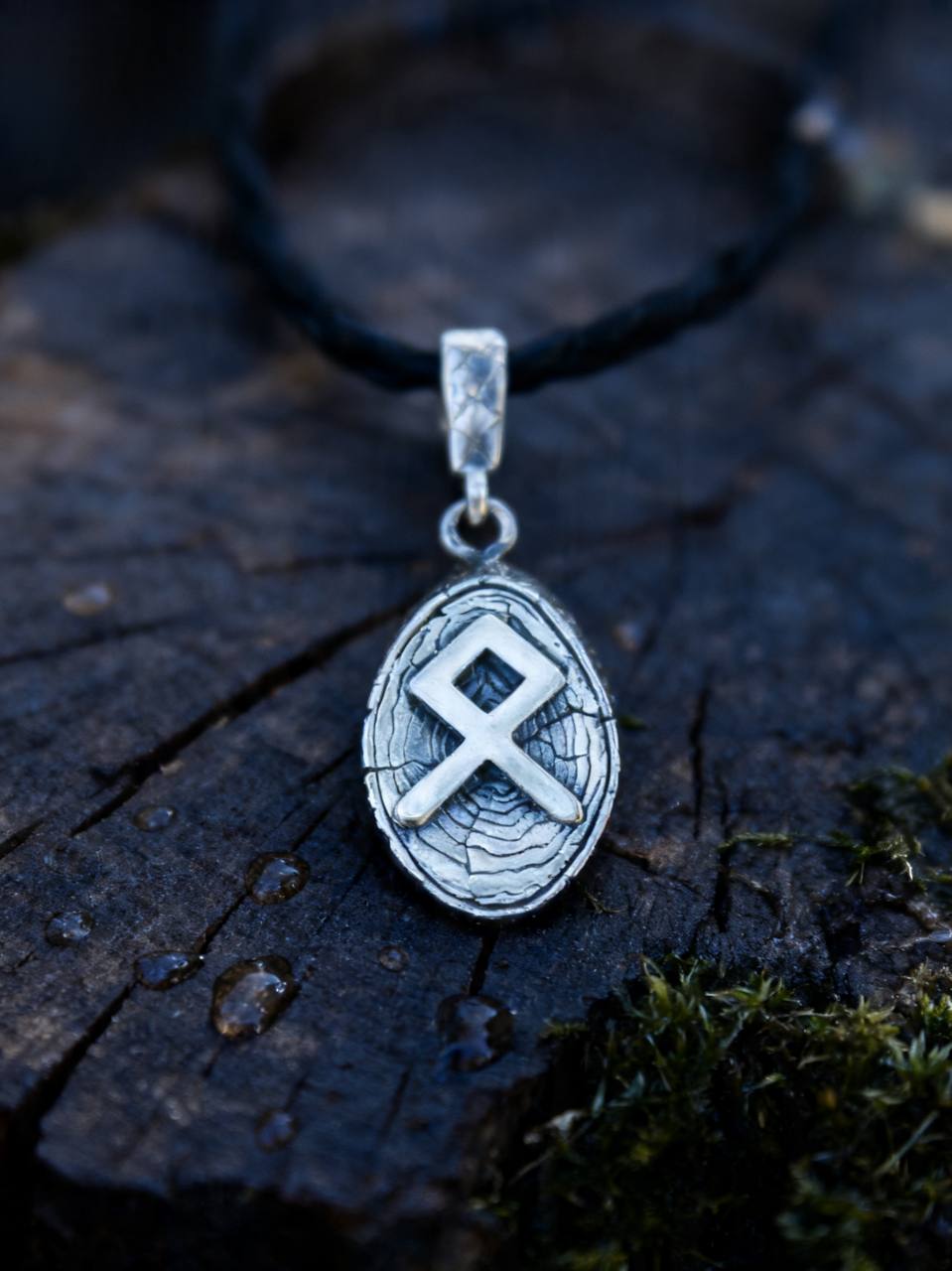 Odal Rune Amulet on Willow Wood-Slice, Sterling Silver 925 — Pendant