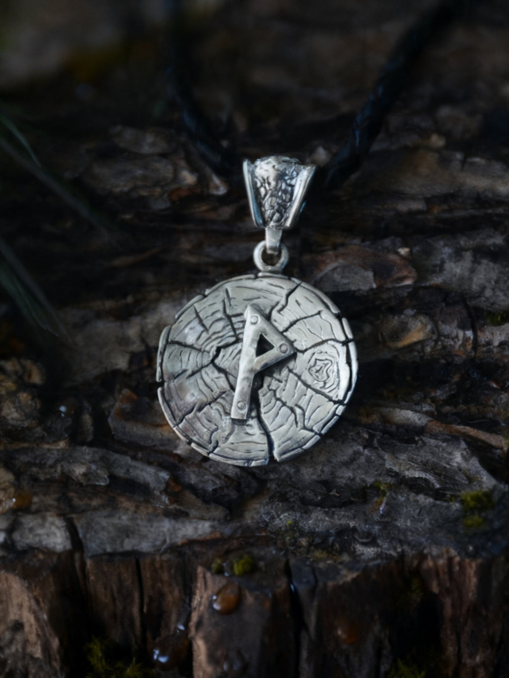 Wunjo Rune Amulet on Oak Wood-Slice, Sterling Silver 925 — Pendant