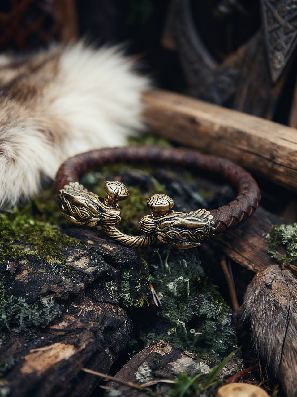 Scandinavian Wolves Bracelet, Natural Leather and Bronze