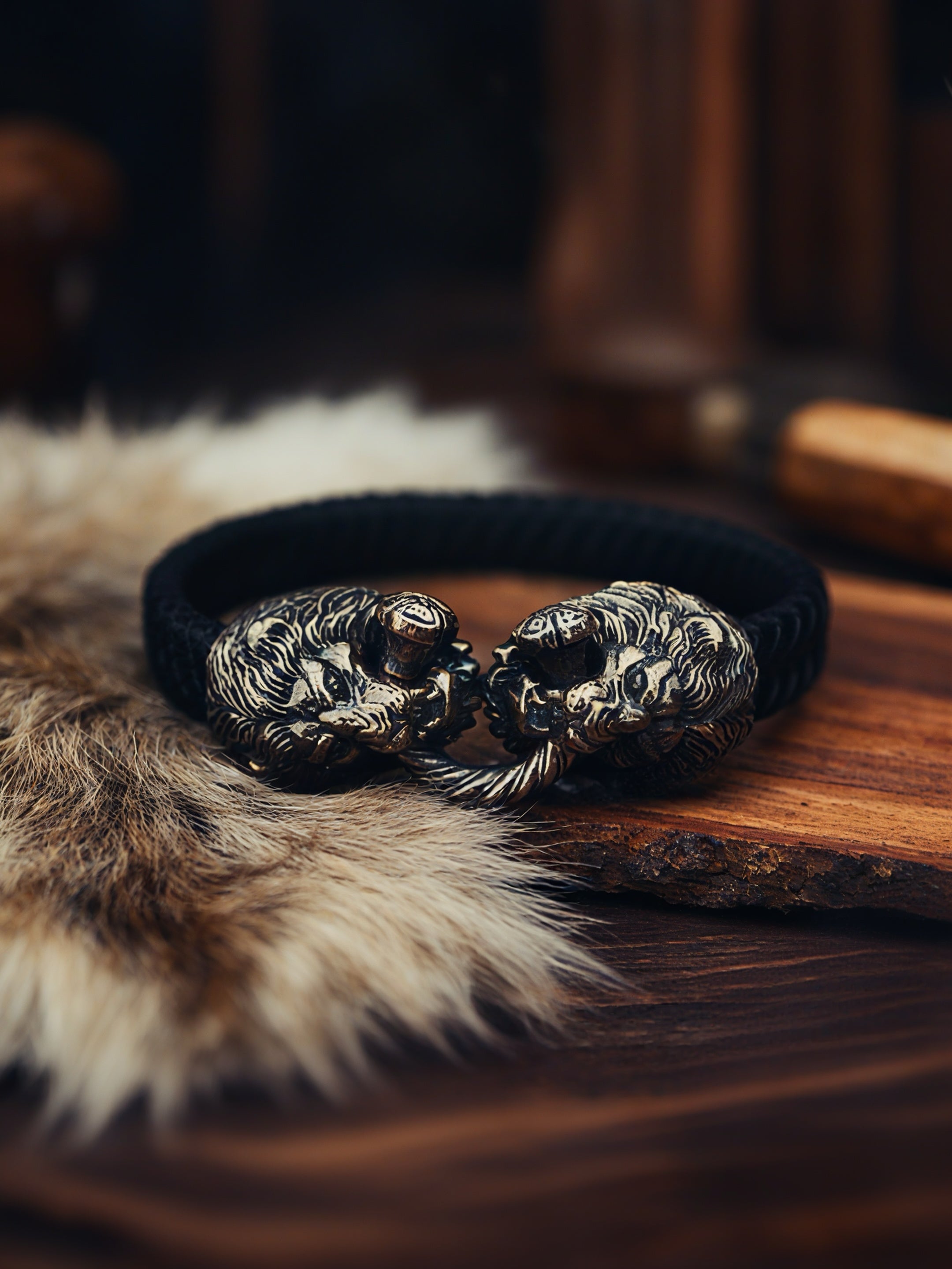 Two Lions Bracelet, Natural Leather and Bronze