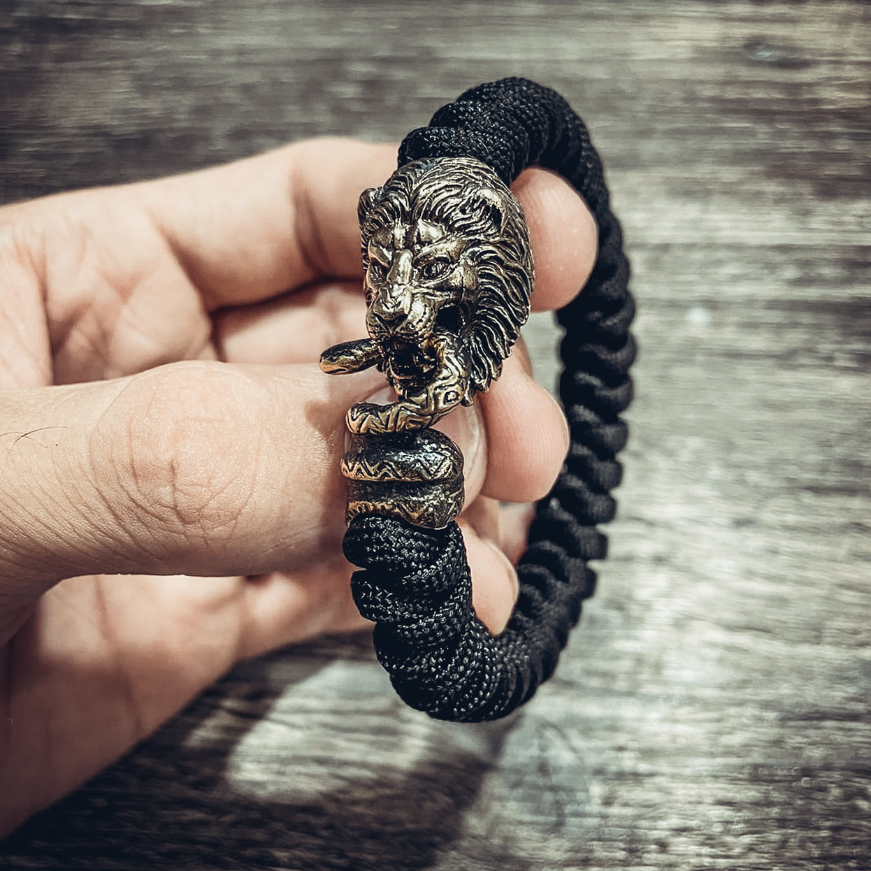 Lion, King of Beasts Bracelet, Paracord and Bronze