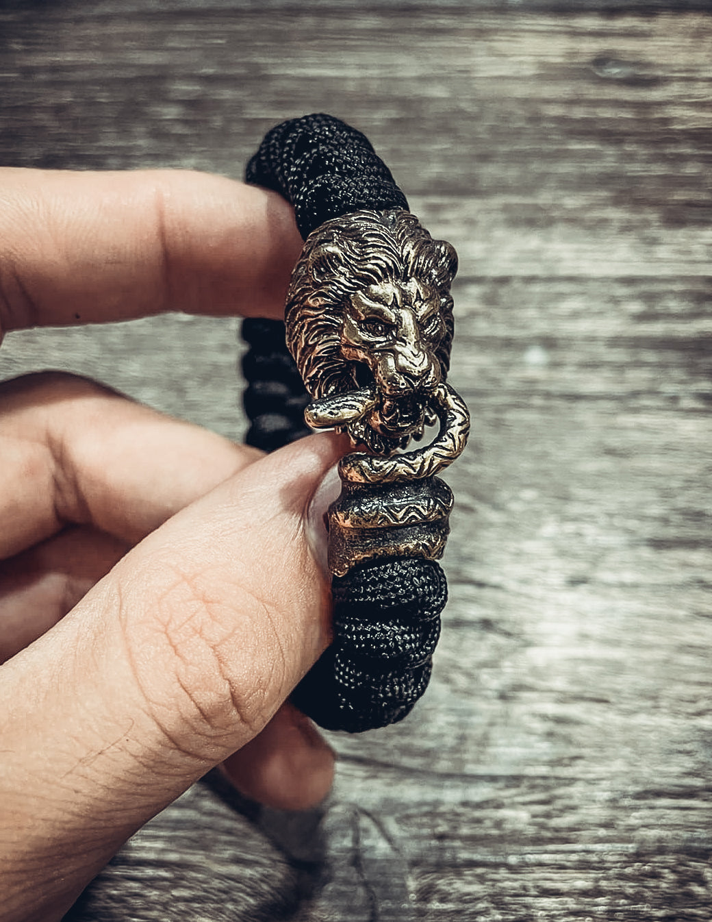 Lion, King of Beasts Bracelet, Paracord and Bronze