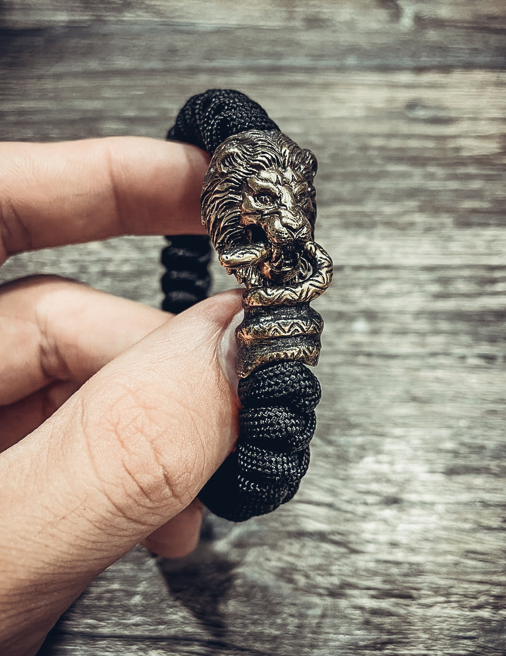 Lion, King of Beasts Bracelet, Paracord and Bronze