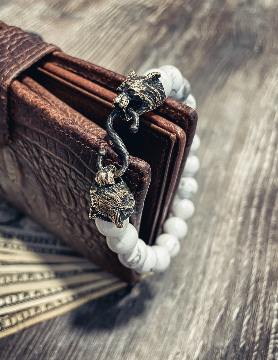 Howlite Bracelet with Lynxes Clasp
